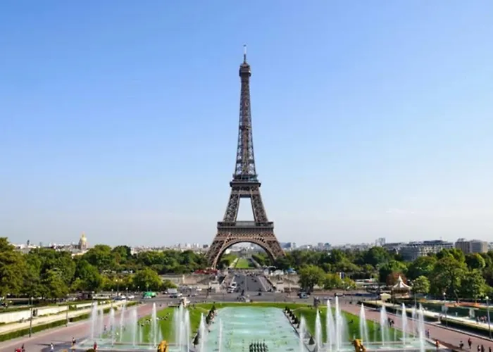 Joie Paris Tour Eiffel - Rue Cler